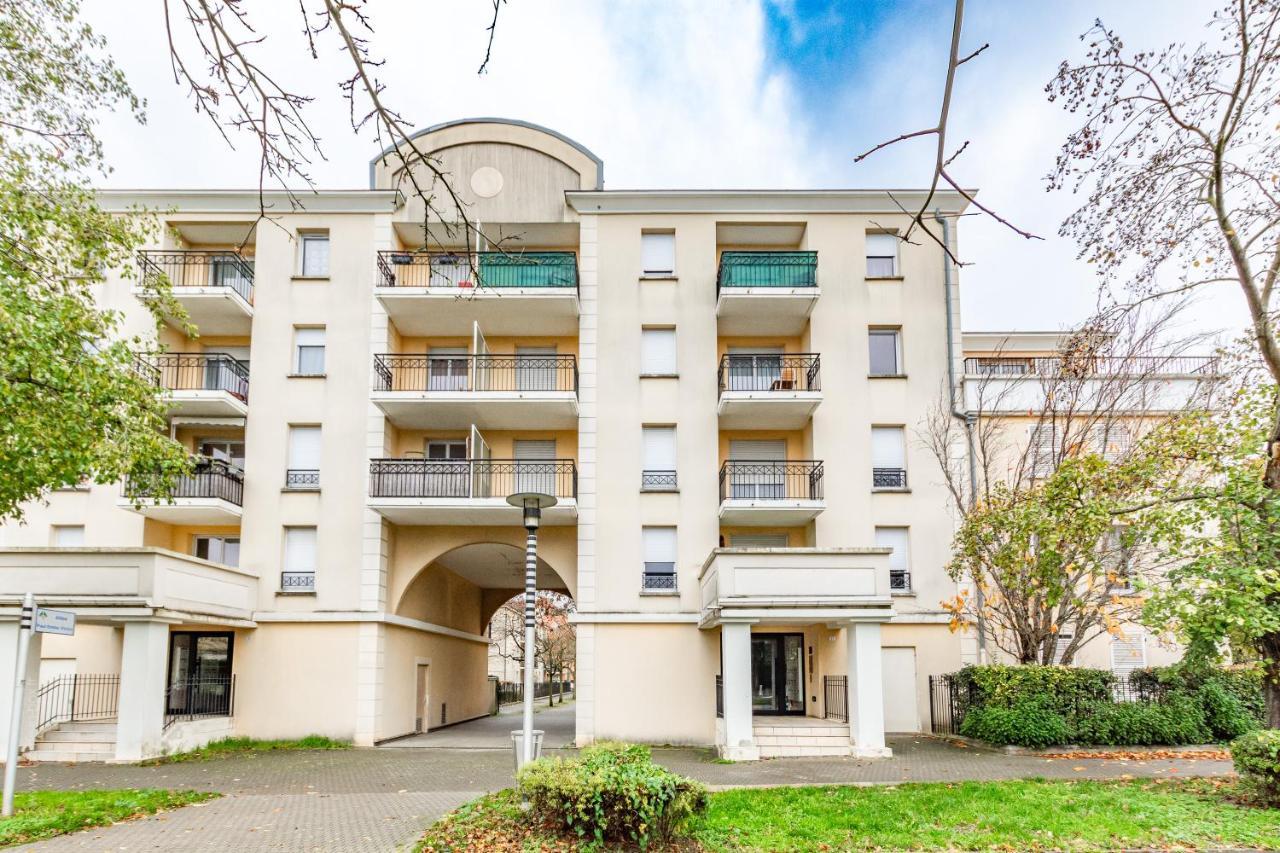Mona, F2 Pour 4 Pers. - Fairytale Factory Appartement Bussy-Saint-Georges Buitenkant foto